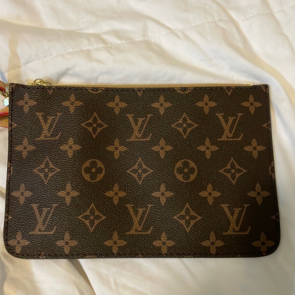 Beautiful luxury inspired wristlet never used